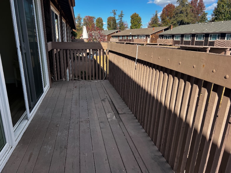 Building Photo - 1016 Cabrillo Park Dr