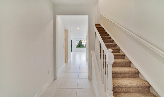 Building Photo - 9952 Brickhill Dr