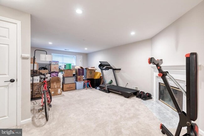 Building Photo - 708 Leister Dr