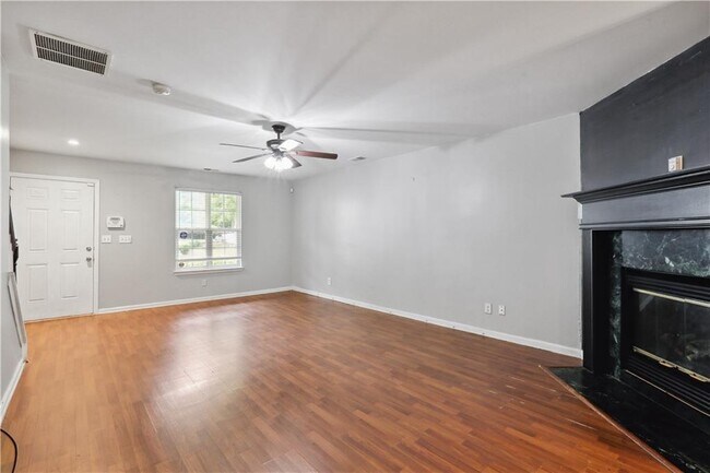 Building Photo - 1823 Devon Dr