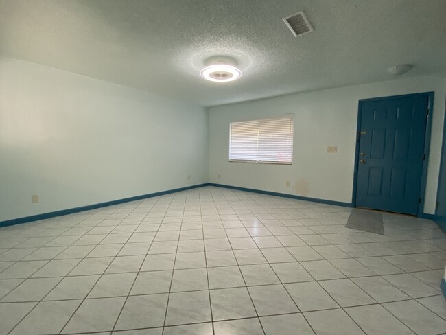 Building Photo - 1880 Murrell Rd