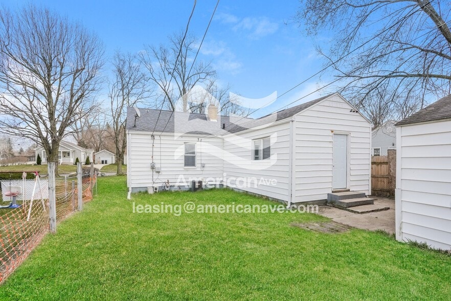 Building Photo - 2109 Oliver St