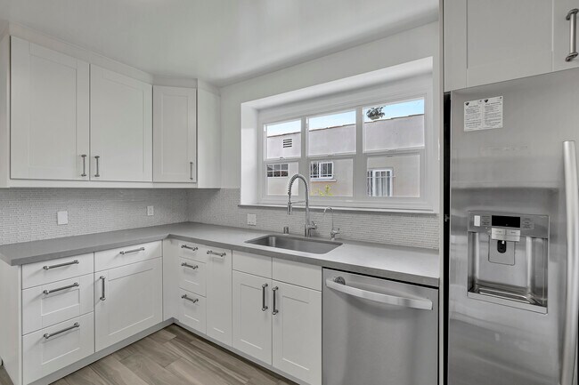 Building Photo - 223 S Le Doux Rd