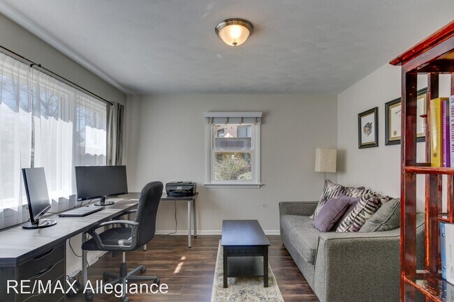 Building Photo - 4 br, 3 bath House - 5916 TAJO AVENUE