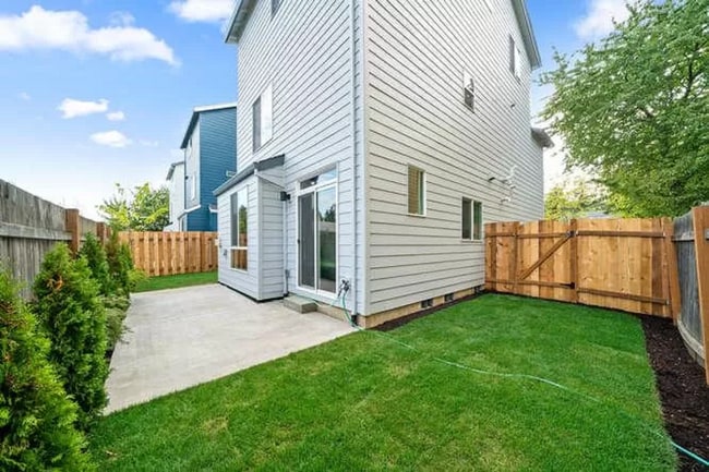 Building Photo - 6636 SE 57th Ave