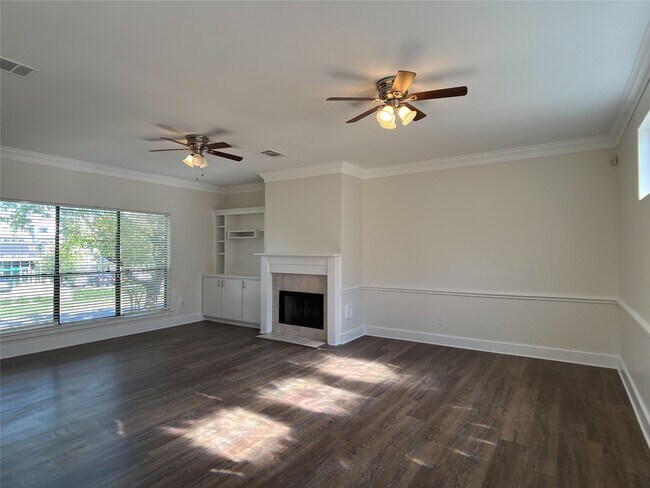 Building Photo - 5899 Fairdale Ln