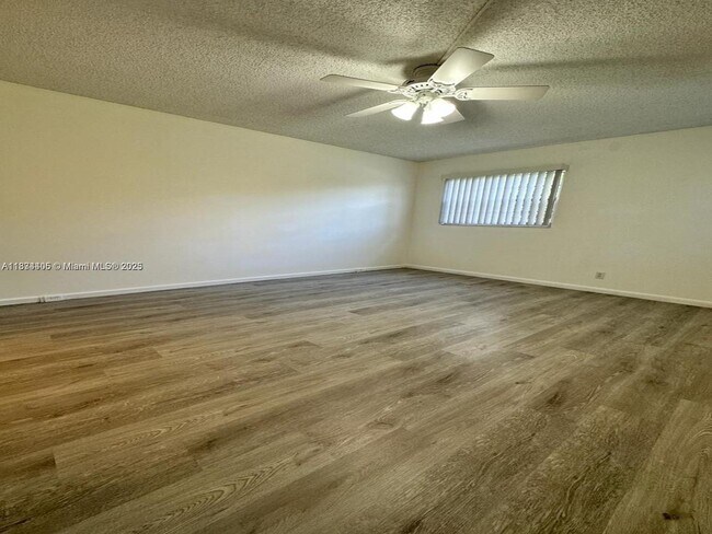 Building Photo - 1351 SW 125th Ave