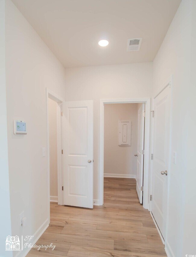 Building Photo - 1860 Villena Dr