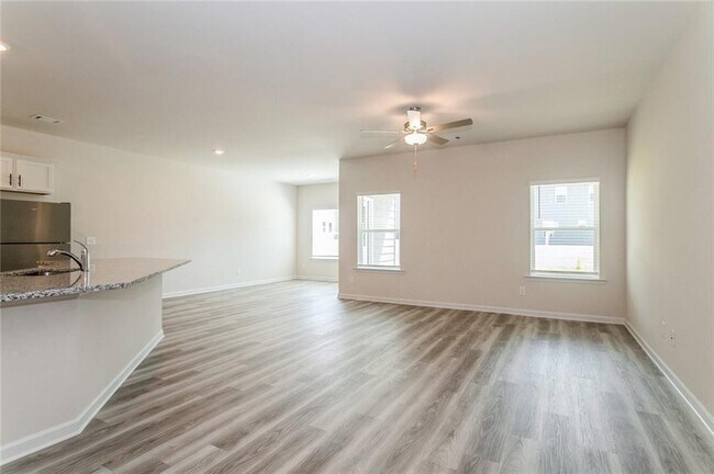 Building Photo - 629 Mackenzie Cv