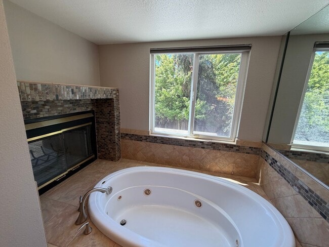 Building Photo - 3110 Sweet Clover St