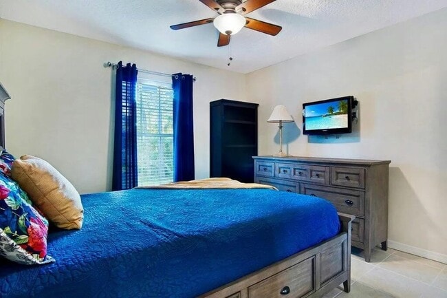 Building Photo - 12207 77th Pl N