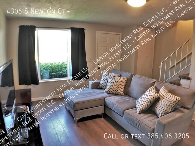 Building Photo - 4305 S Newton Ct