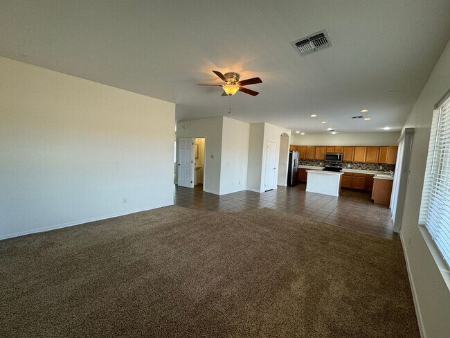 Building Photo - 4 Bedroom - 2.5 Bath - 2485 Sq. Ft - Sahuarita