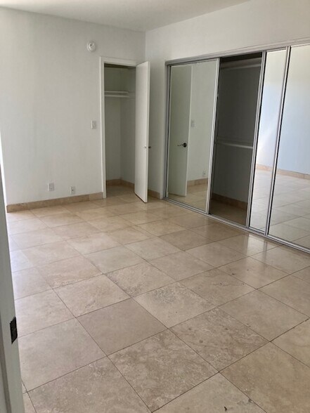 Building Photo - 3949 Los Feliz Blvd