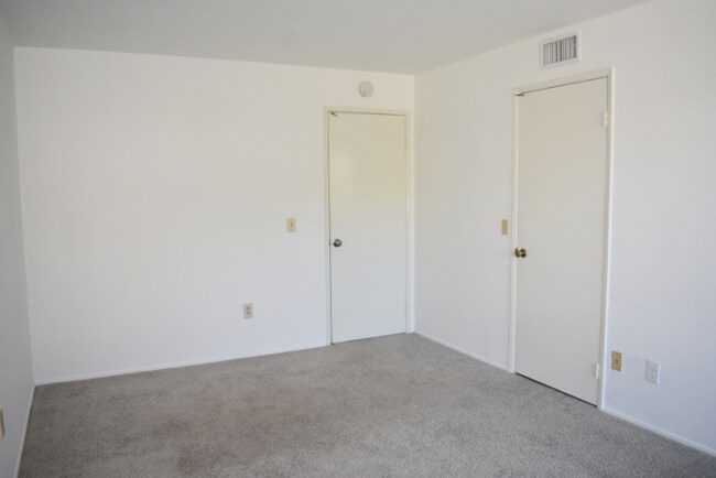 Building Photo - Spacious 2-Bed, 2-Bath Apartment North Park