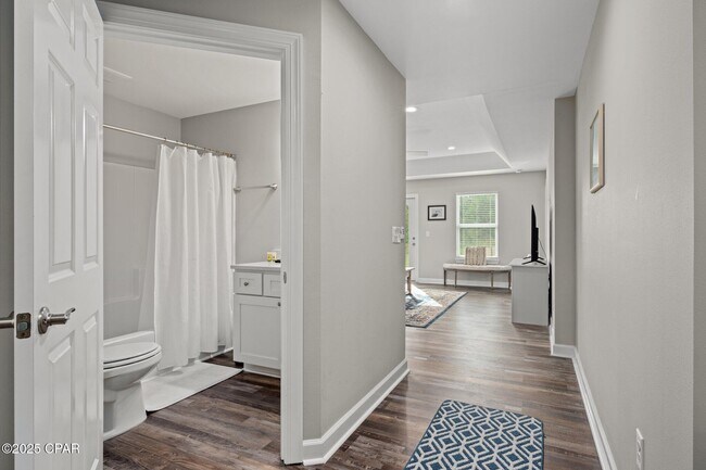 Building Photo - 1709 Hickory Ave