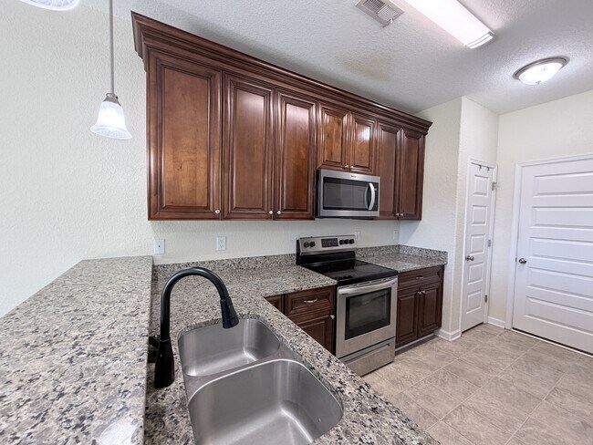 Building Photo - 5153 Richard Rd