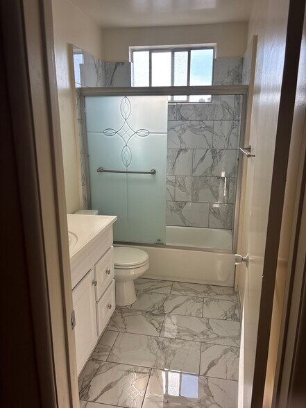 Building Photo - 16413 S Dalton Ave