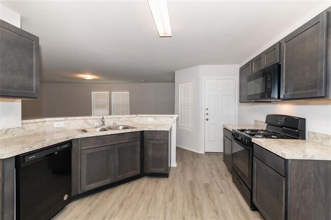 Building Photo - 301 Pronghorn Dr