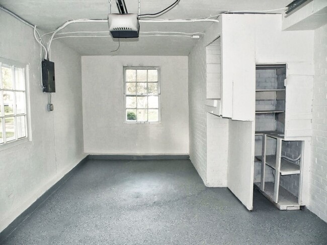 Building Photo - 3 bed - 1.5 Bath Cape Cod for Rent