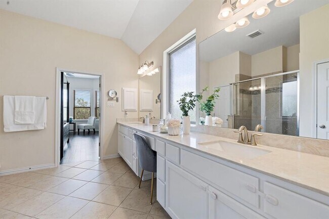 Building Photo - 7716 Pace Ravine Dr