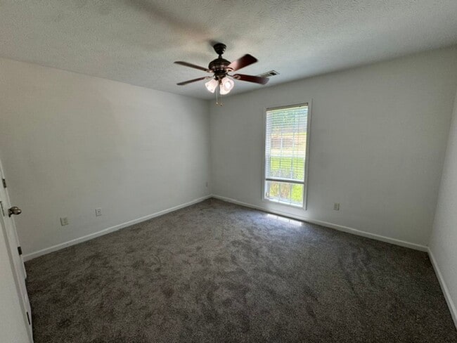 Building Photo - 100 Talley Branch Ct