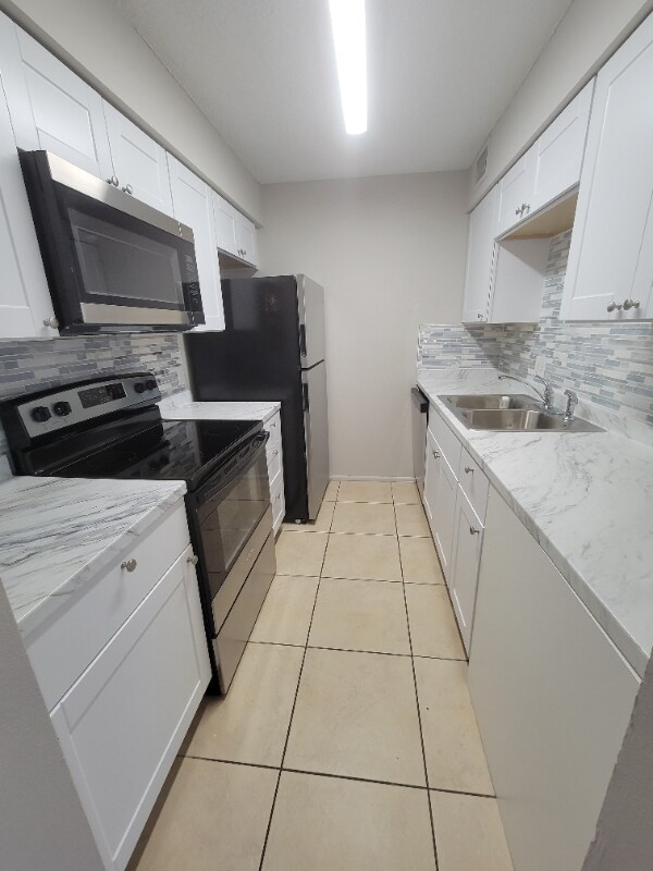 Building Photo - 5303 Summerlin Rd