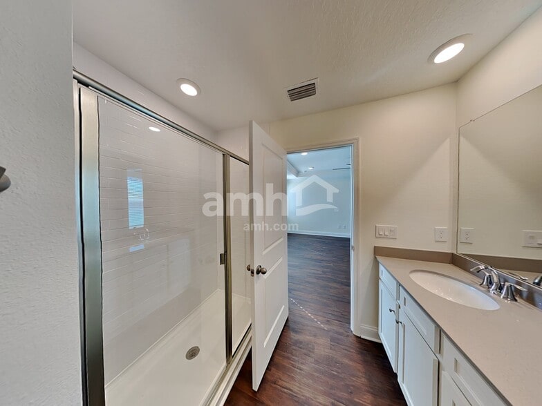 Building Photo - 2758 Sunrise Ct