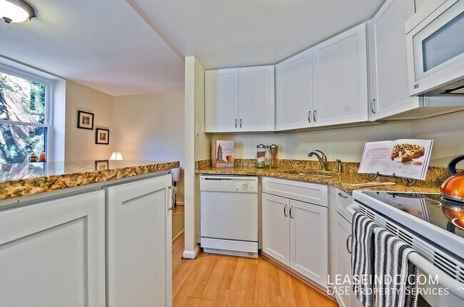 Building Photo - 1438 Meridian Pl NW