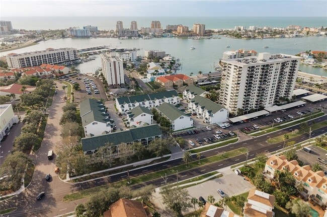 Building Photo - 320 ISLAND Way