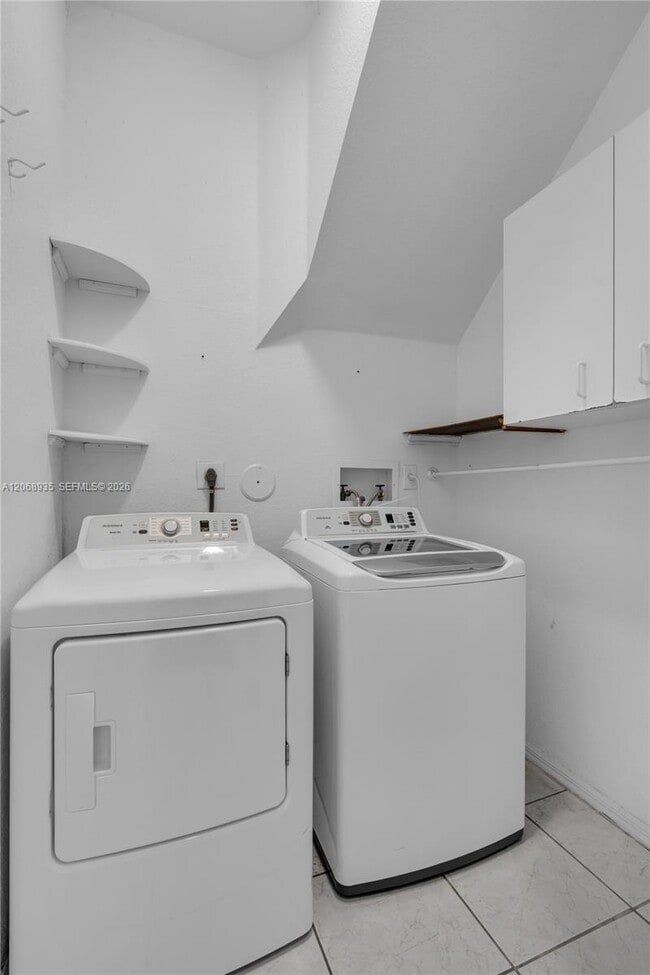Building Photo - 1413 SW 158th Ave