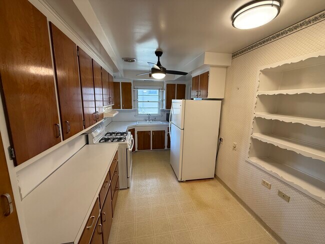 Building Photo - 2020 N 61st St