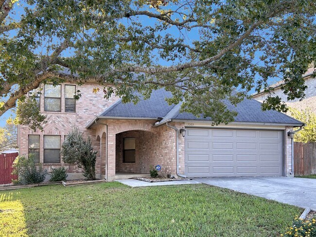 Building Photo - Freshly Updated 4-Bedroom Home with Pool, Fireplace & New Flooring in Universal City