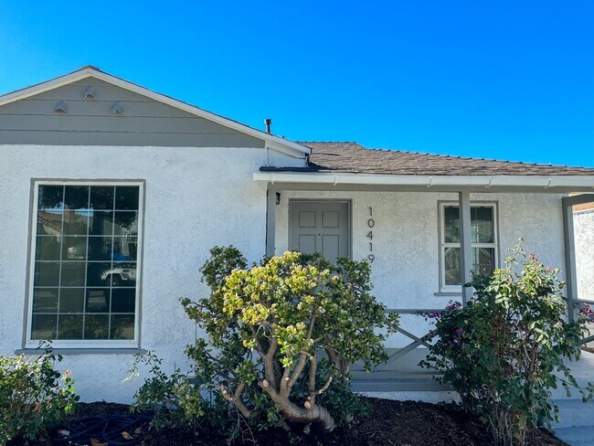 Building Photo - 10419 S Gramercy Pl