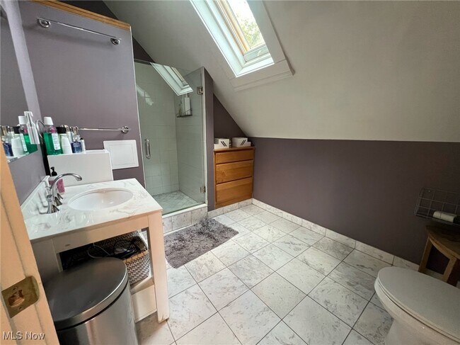 Building Photo - 2877 Hampshire Rd