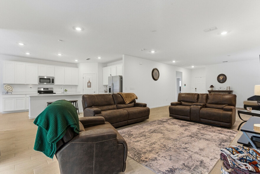 Building Photo - 8486 Horsebit Cir