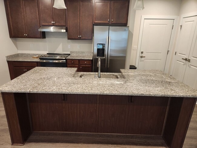Building Photo - Chesterfield-Midlothian Area- Modern Condo