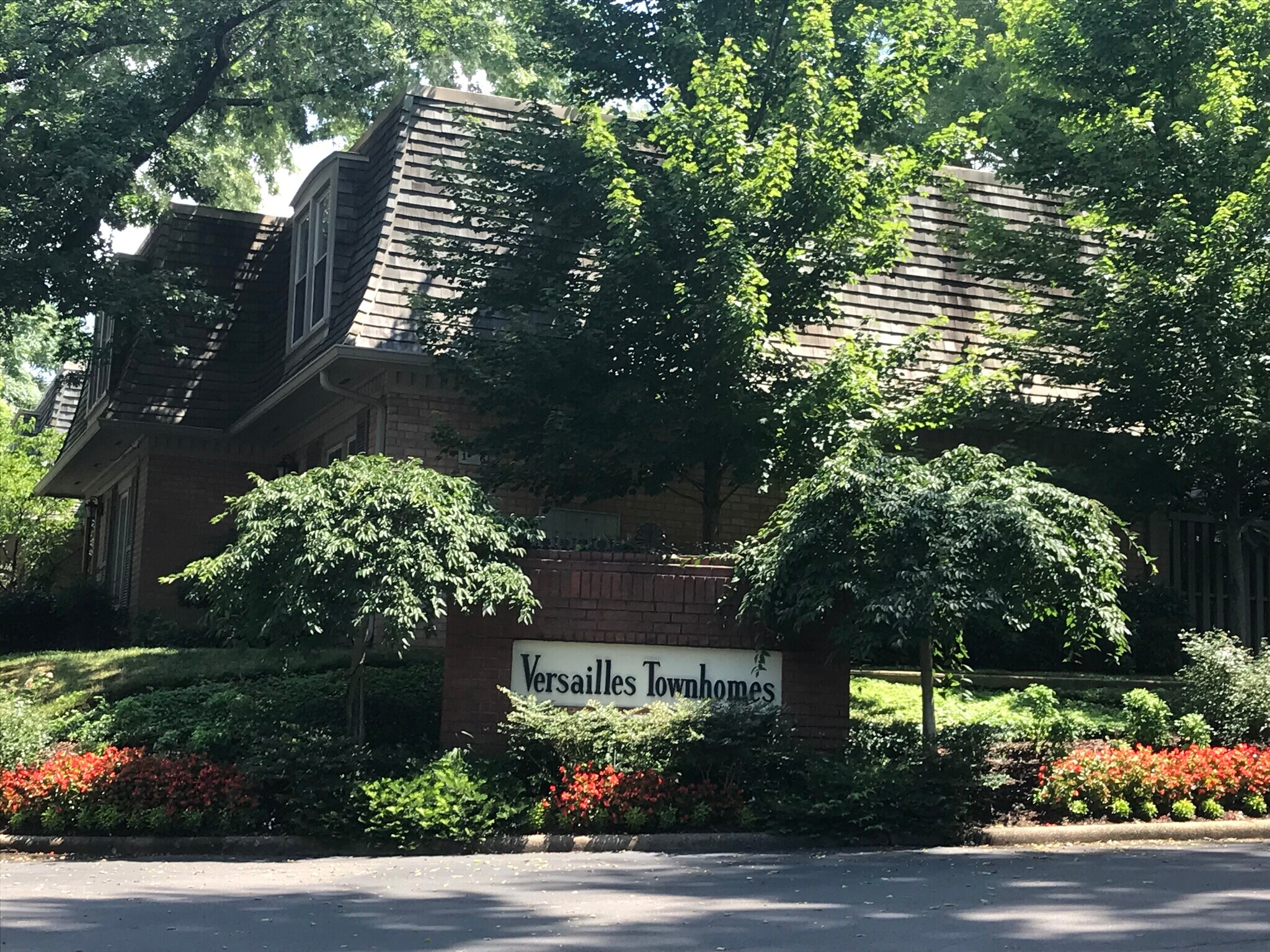 Building Photo - 3000 Hillsboro Pike