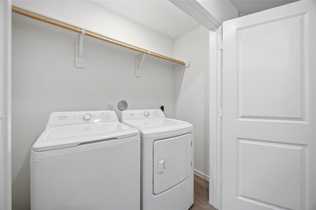 Building Photo - 16842 Spotted Oak Dr