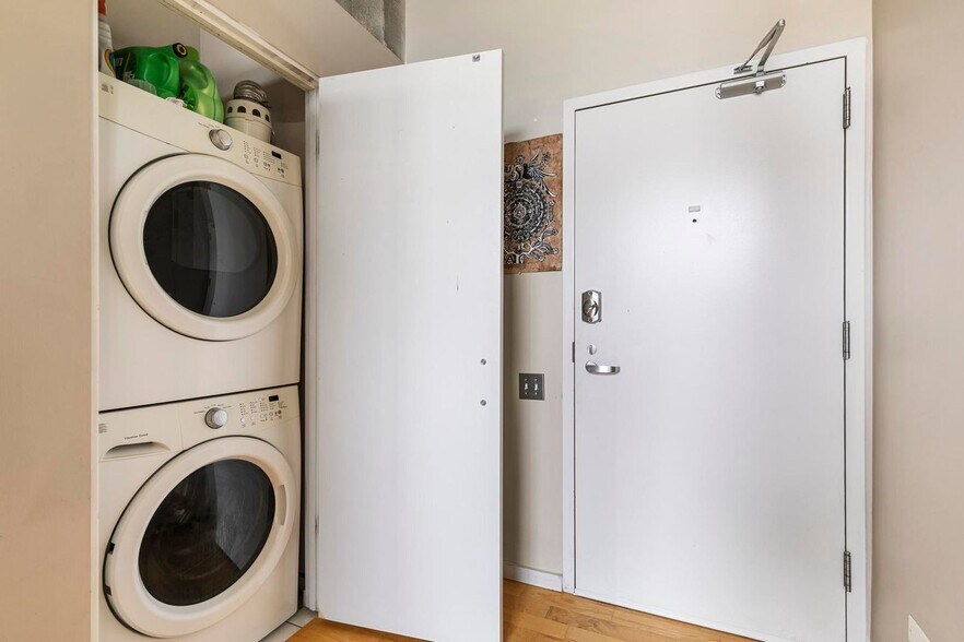 Building Photo - 1528 S Wabash Ave