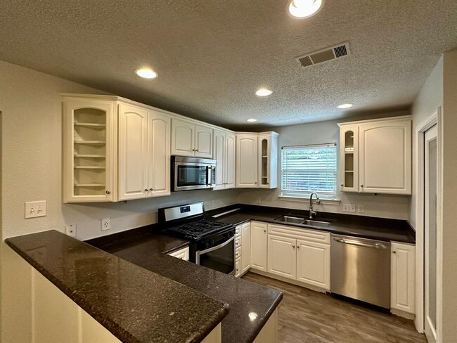 Building Photo - 2605 Cranbrook Cove