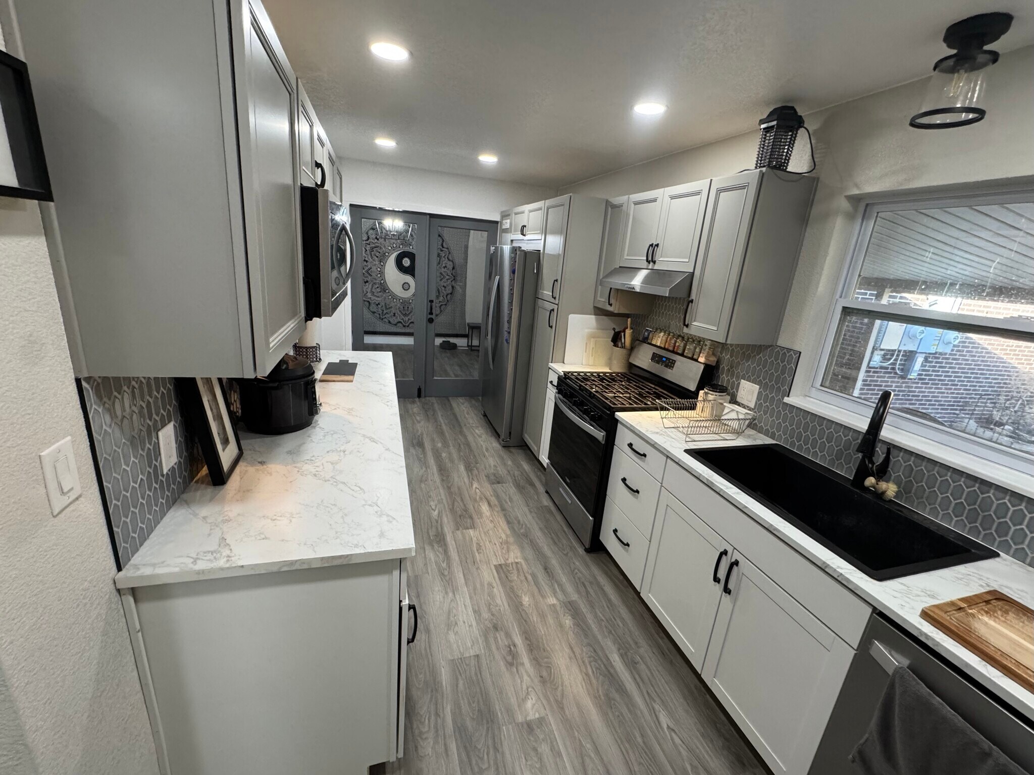 Building Photo - 7860 Linda Cir