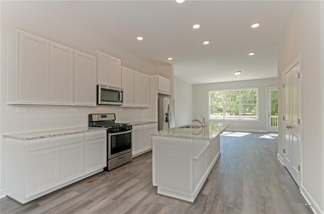 Building Photo - 2791 Bell Dr SE