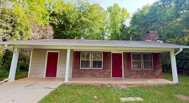 Primary Photo - 165 Angus Ln