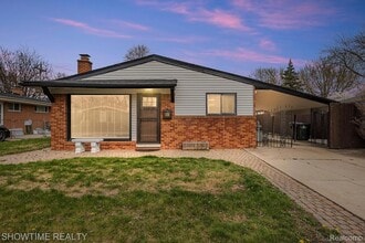 Building Photo - 31810 Briar Ln