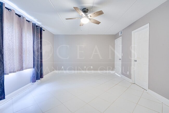 Building Photo - 1st Floor Oceanfront Condo