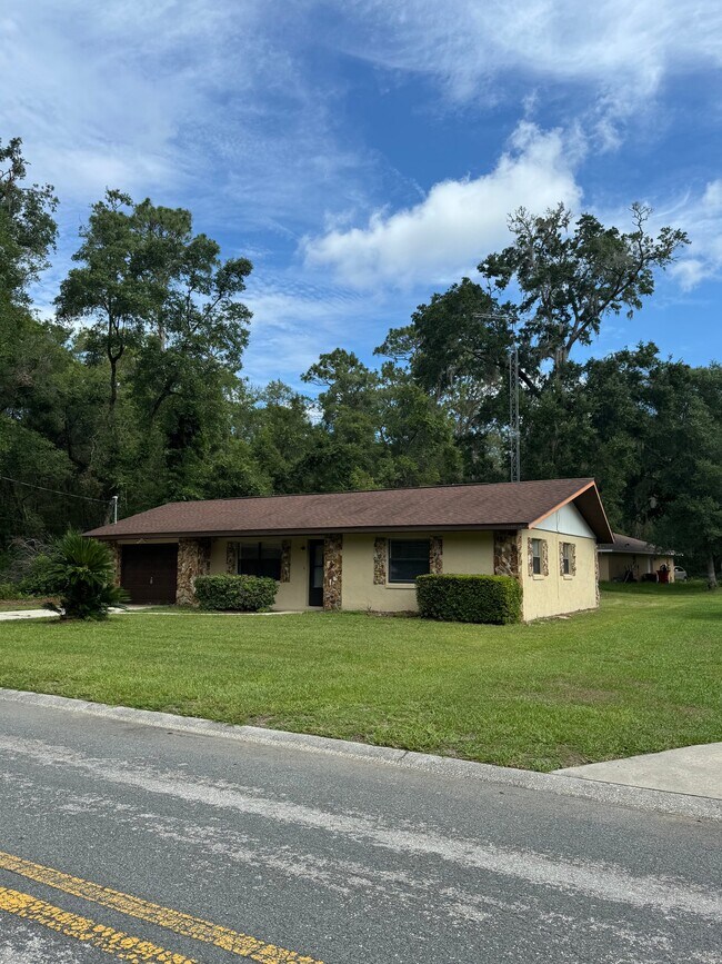 Building Photo - 6051 E Dell Ln