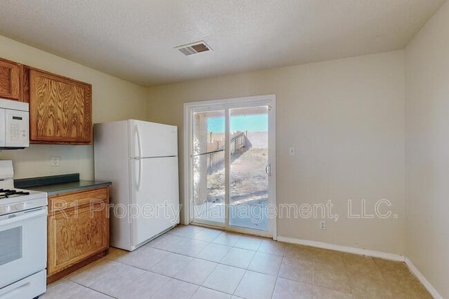 Building Photo - 3473 Martin Meadows Dr NE