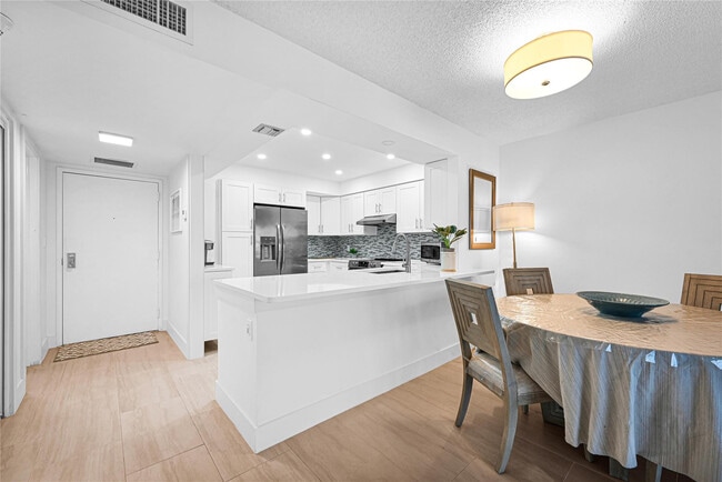 Building Photo - 3900 Galt Ocean Dr