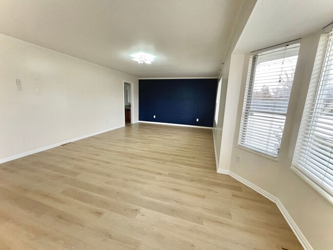 Building Photo - Newly Remodeled 3-Bedroom Home in South Jo...